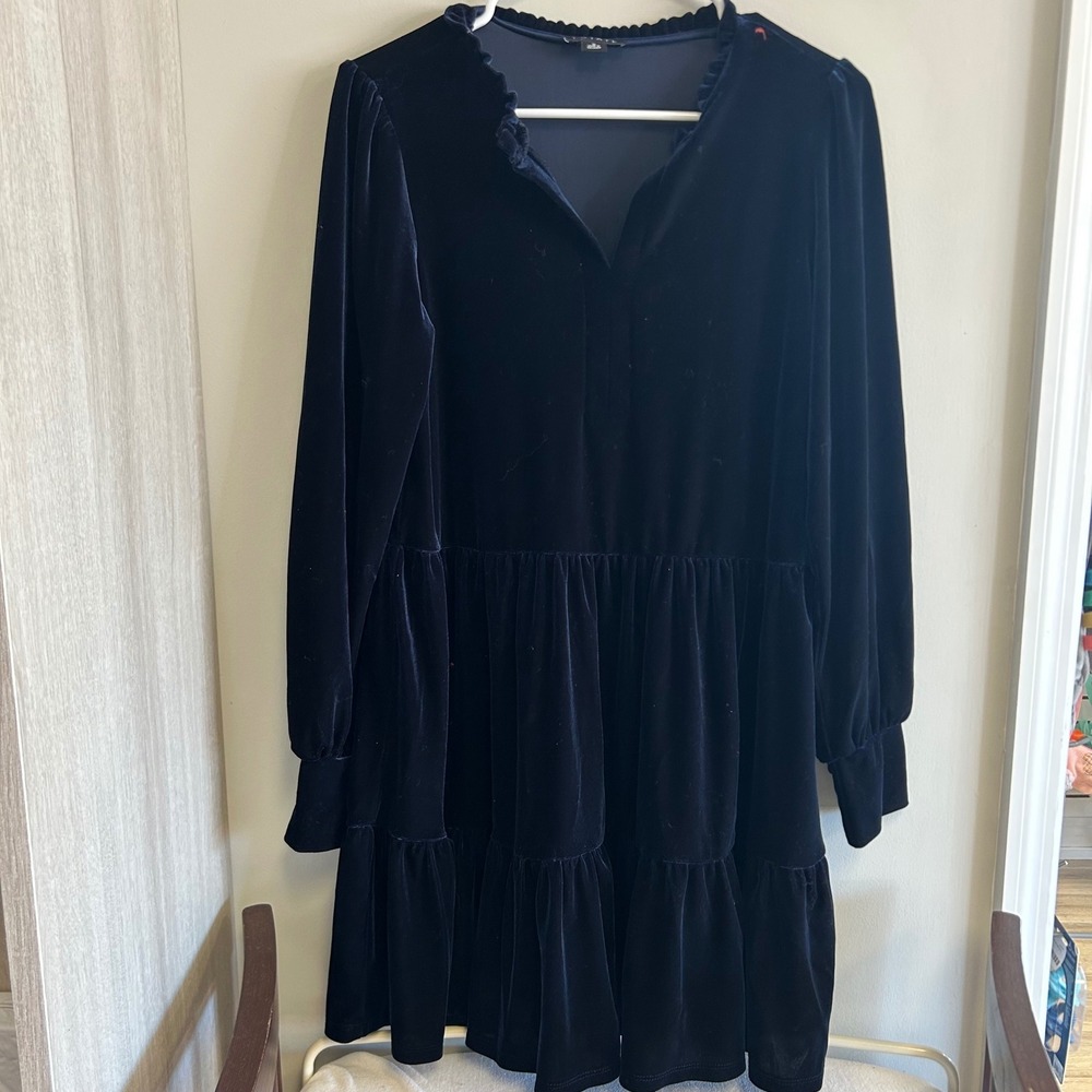 1 State Navy Blue Velvet Tiered Ruffled Neck Long Sleeve‎ Dress Medium holiday